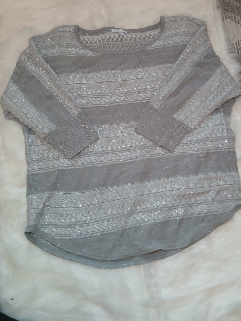New York & Company Light Gray Crewneck Knit Sweater